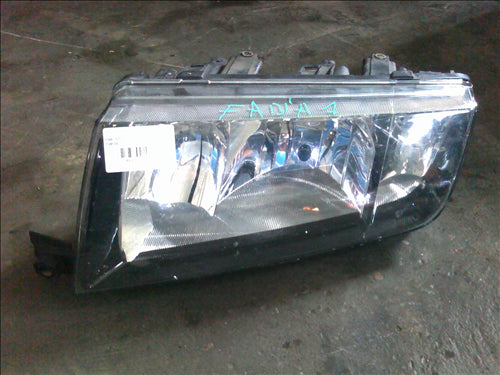 far stanga Skoda Fabia 1
