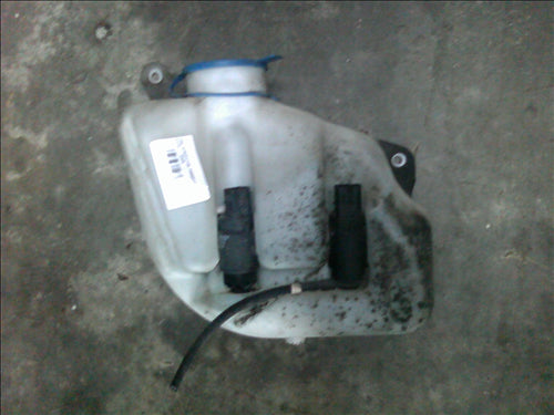 vas stropitor parbriz Mercedes Vito an 2005