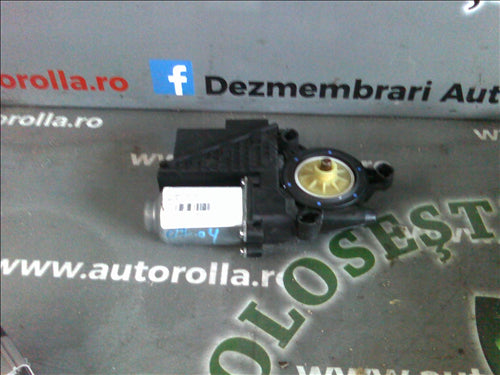motoras macara dreapta fata Skoda Fabia