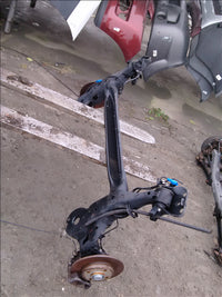 butuc roata stanga spate Peugeot 208 an 2015