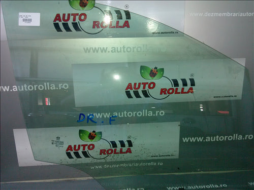 geam usa dreapta fata Peugeot 208 an 2015