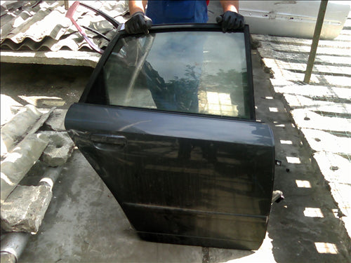 usa dreapta spate completa Audi A4 an 2004