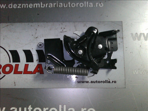 incuietoare capota fata BMW F30