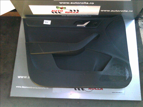 tapiterie usa stanga fata Skoda Rapid an 2014