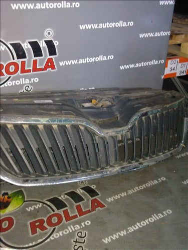 masca fata si incuietoare capota Skoda Rapid an 2014