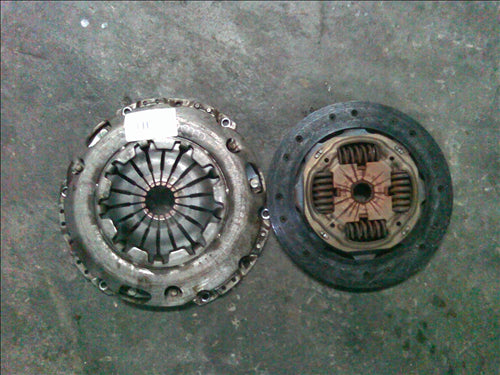 placa presiune si disc ambreiaj Volkswagen Passat B6 1.6S