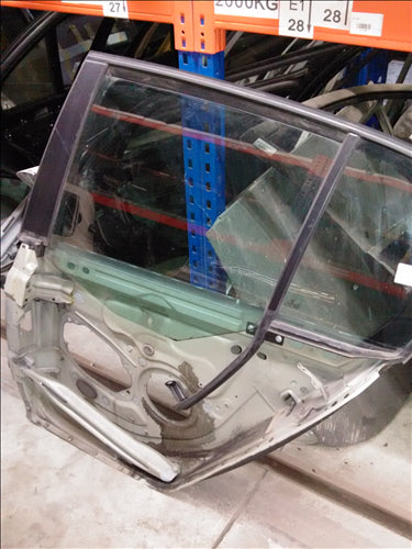 usa stanga spate si geam si coltar Volkswagen Golf 5