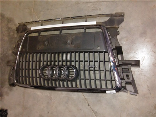 masca fata Audi Q5 an 2010