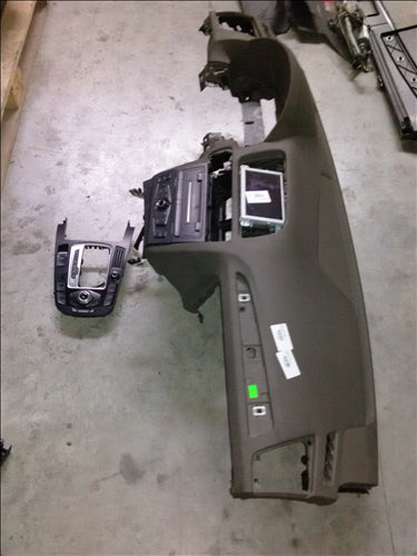 plansa bord Audi Q5 an 2010