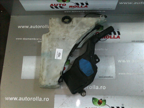 vas stropitor parbriz Audi Q5 an 2010