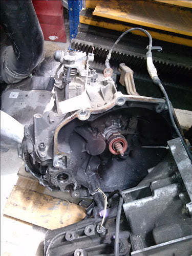 cutie viteze sparta Opel Agila 1.2S