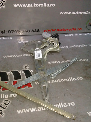 macara electrica usa dreapta fata Toyota Rav 4, an 2008