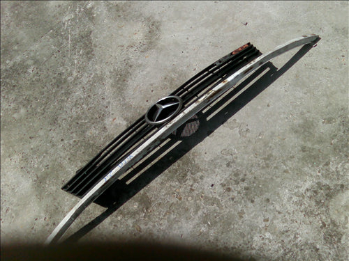 masca fata Mercedes Vito, an 2002