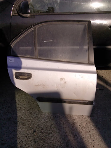 usa dreapta spate Hyundai Accent an 2004