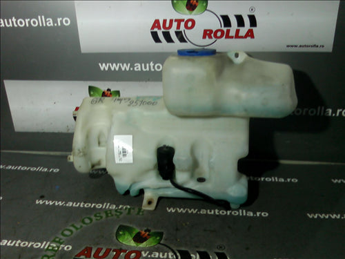 vas stropitor parbriz Mercedes Vito an 2000