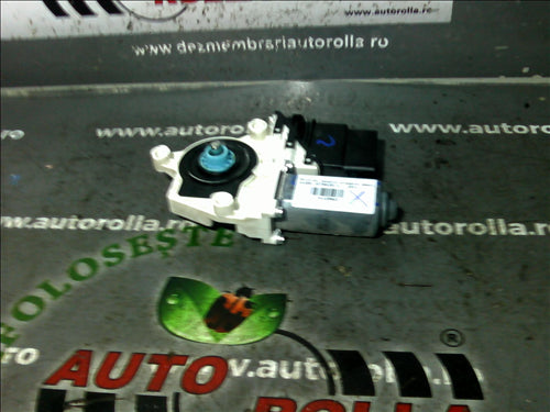 motoras macara dreapta spate Skoda Octavia 2 an 2011