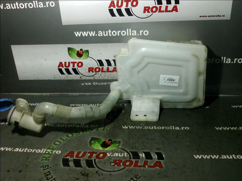 vas stropitor parbriz Skoda Octavia 2 an 2011