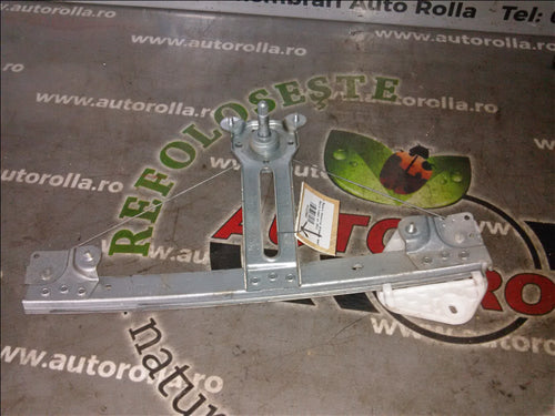 Macara mecanica dreapta spate Dacia Logan an 2011