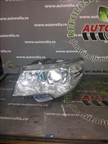 Far stanga cu xenon, urechi rupte Skoda Superb an 2011