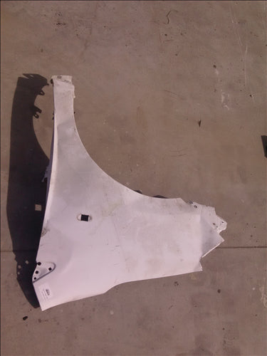 Aripa stanga fata Dacia Dokker an 2012