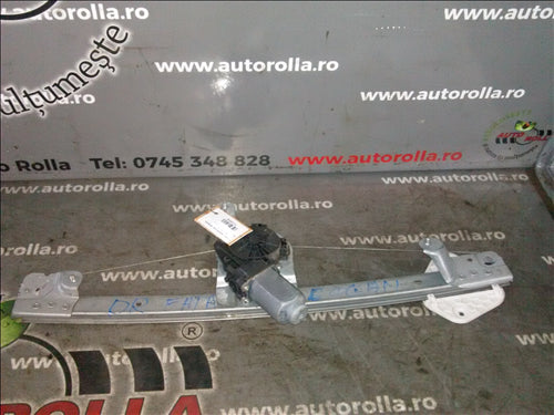 Macara electrica dreapta fata + motoras Dacia Logan an 2007