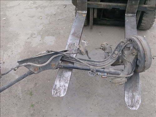 Fuzeta+tambur dreapta spate Fiat Doblo an 2009