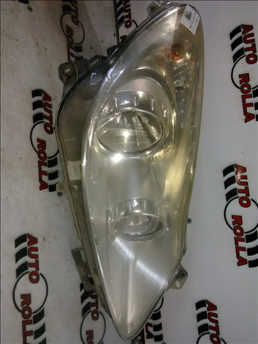 Far dreapta (prindere rupta) Opel Corsa D 1.3d an 2008