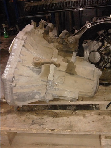 Cutie viteze Alfa 156 1.9dan 2001