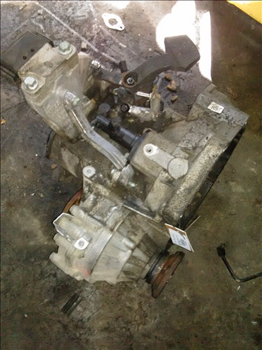 Cutie viteze manuala Volkswagen Passat B6 1.9d,an 2006