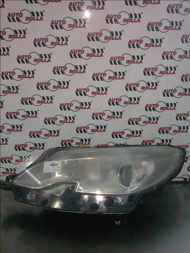 Far stanga Peugeot 2008