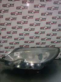 Far stanga Peugeot 2008
