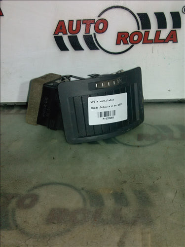 Grila ventilatie Skoda Octavia 2 an 2011