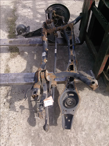 Butuc dreapta spate Volkswagen Golf 5 an 2005