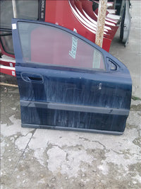 Usa dreapta fata lovita Volvo S60 an 2003