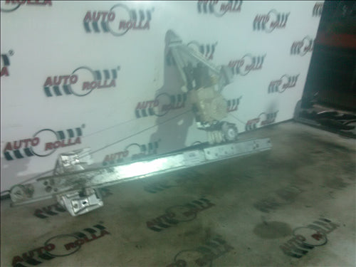 Macara dreapta Mercedes Sprinter an 2008