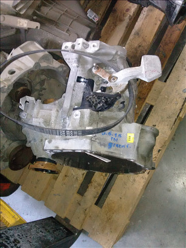 Cutie viteze manuala Volkswagen Golf 6 1.6 TDI an 2012