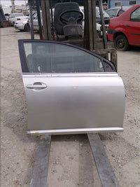 Usa dreapta fata (ruginita) Toyota  Avensis an 2005