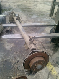 Butuc stanga spate Ford Transit Connect an 2009