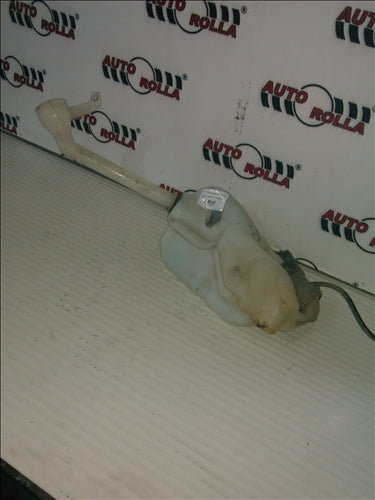 Vas lichid parbriz+motoras Nissan Qashqai 1.5 DCI an 2010