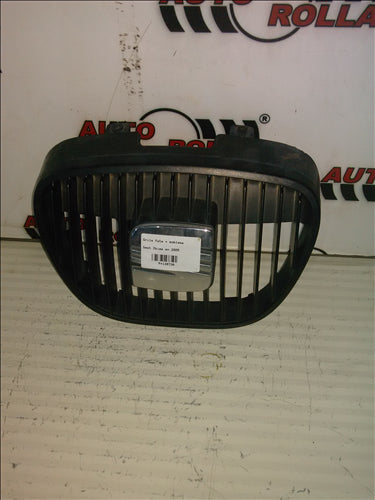 Grila fata + emblema Seat Ibiza an 2005