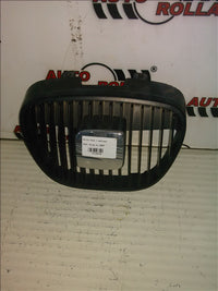 Grila fata + emblema Seat Ibiza an 2005