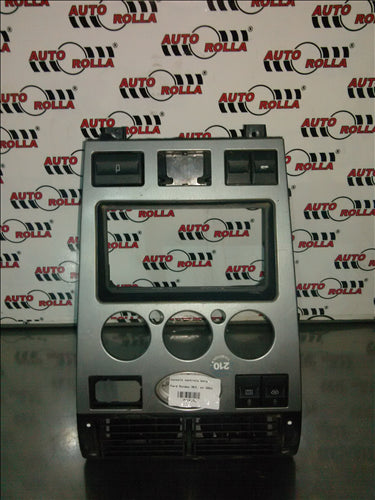 Consola centrala bord Ford Mondeo MK3, an 2003