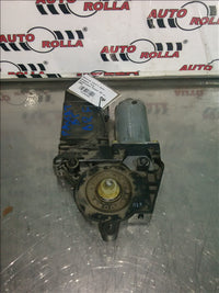 Motoras macara geam dreapta fata Volkswagen Passat B5 an 1999