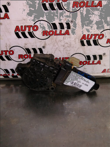 Motoras macara dreapta fata Hyundai Tucson, an 2006