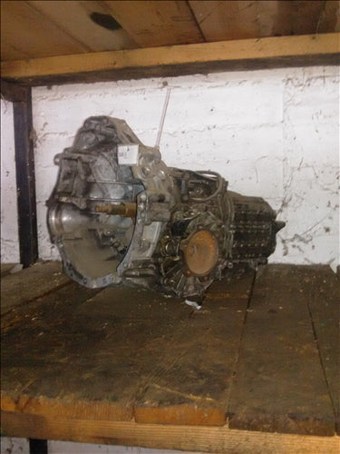 cutie viteze Volkswagen Passat B5 2.0S