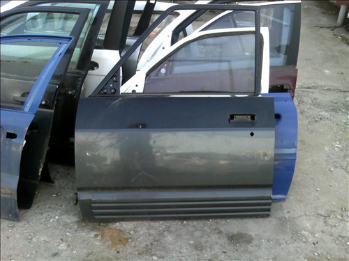 usa stanga fata Nissan Patrol GR1 an 1994