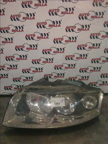 far stanga Audi A4, an 2001