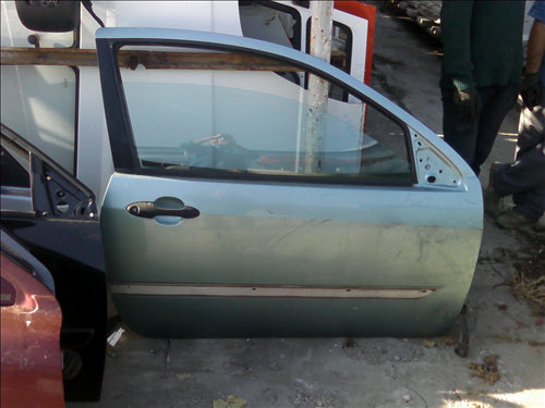 usa dreapta completa 2 usi Ford Focus 1 1.8TDDI an 2001