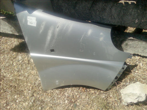 aripa dreapta fata Renault Trafic, an 2007