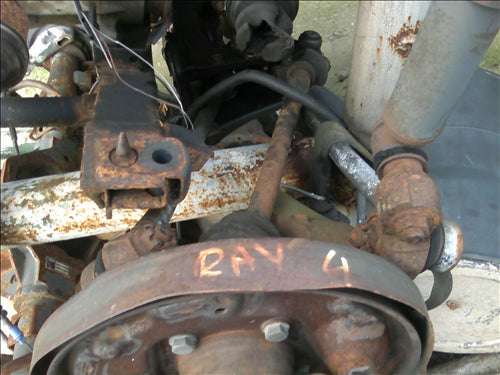 planetara stanga spate Toyota Rav 4 an 2001